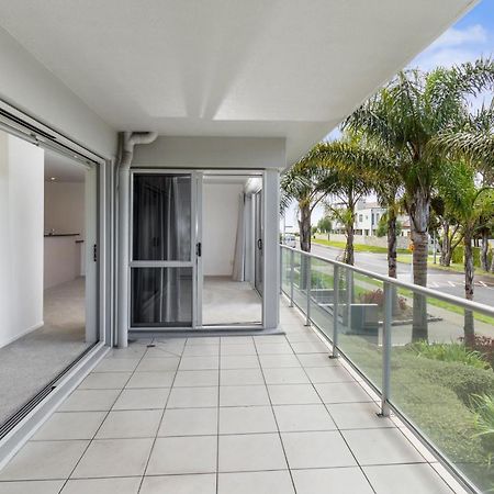 Modern Beach Apartment With Pool & Location Mount Maunganui Extérieur photo
