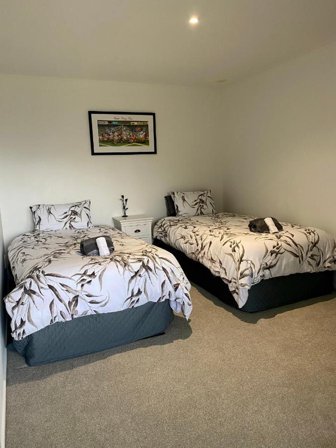 Modern Beach Apartment With Pool & Location Mount Maunganui Extérieur photo