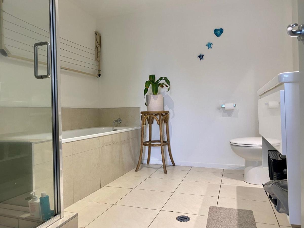 Modern Beach Apartment With Pool & Location Mount Maunganui Extérieur photo